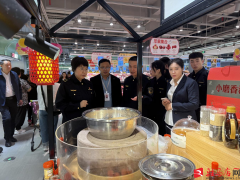 市城乡一体化示范区结实开展食物平安宣传周勾
